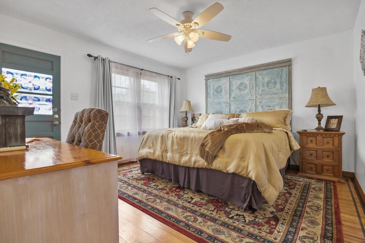 Luxury Oasis- 1 Bedroom Romantic Getaways Лъбък Екстериор снимка