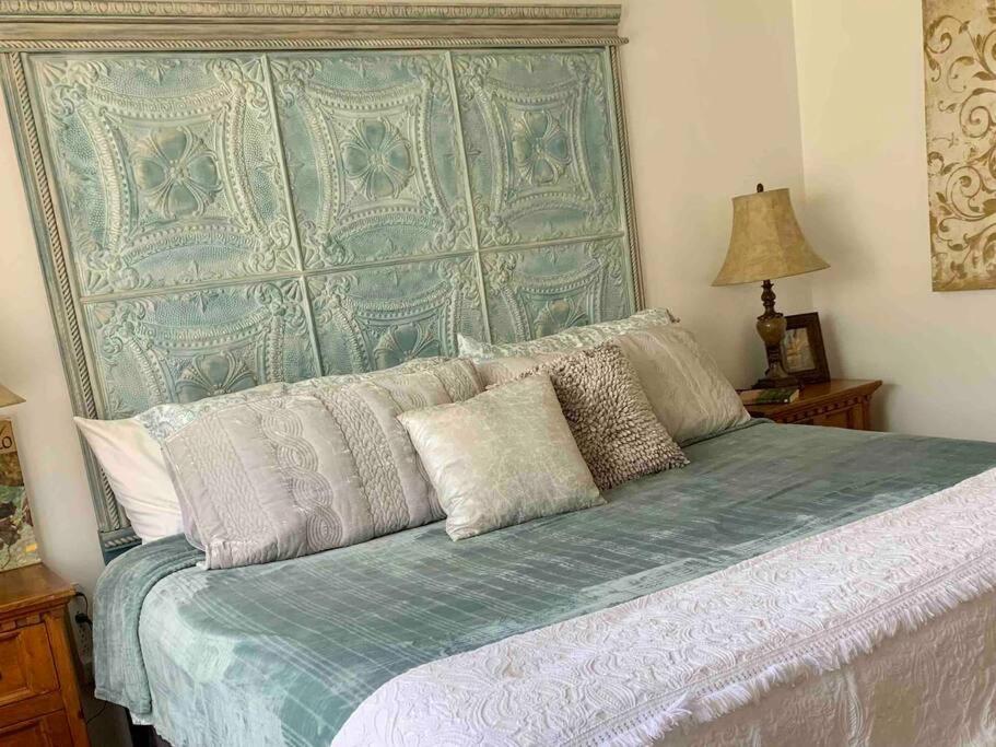 Luxury Oasis- 1 Bedroom Romantic Getaways Лъбък Екстериор снимка