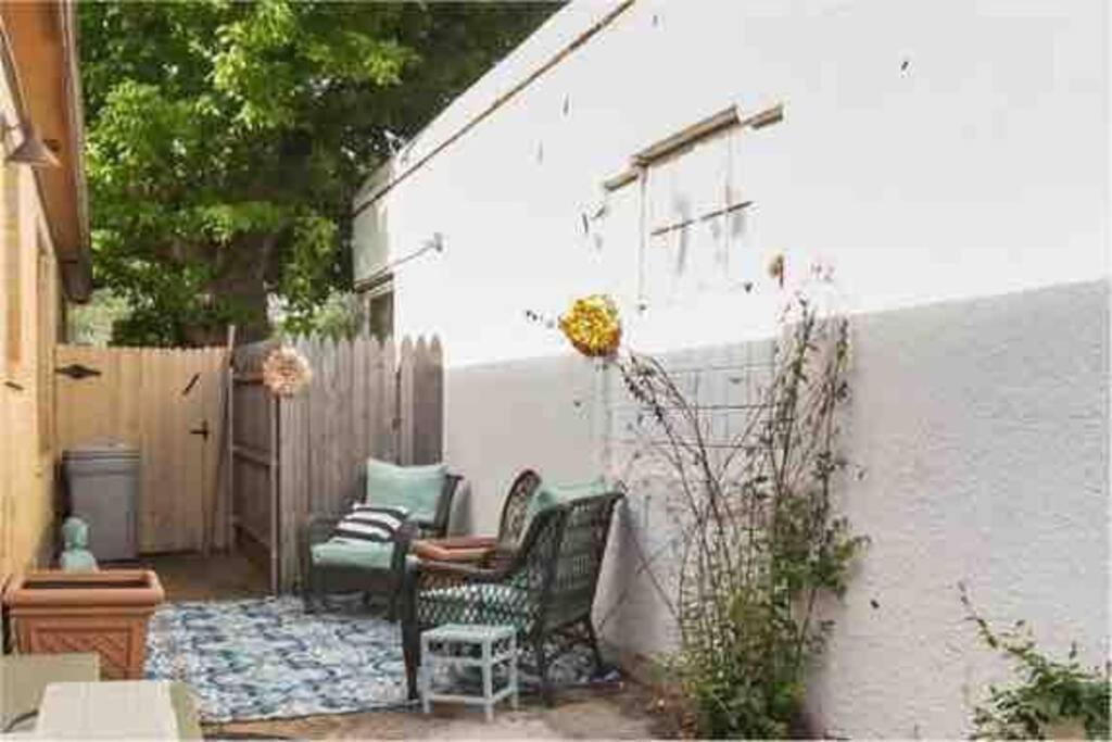 Luxury Oasis- 1 Bedroom Romantic Getaways Лъбък Екстериор снимка